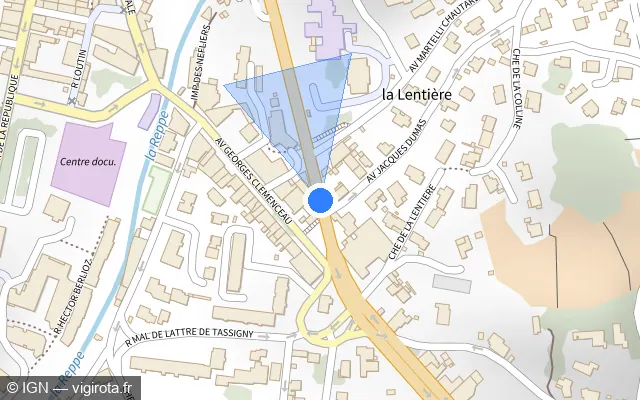 Vue plan de l'emplacement du radar de feu rouge à Ollioules sur Route Nationale 8 / D N8