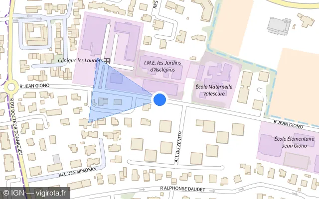 Vue plan de l'emplacement du radar de feu rouge à Fréjus sur Rue Jean Giono