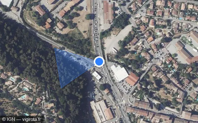Vue satellite de l'emplacement du radar de feu rouge à Trans-en-Provence sur Route du Plan