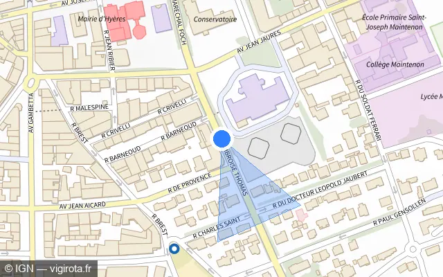 Vue plan de l'emplacement du radar de feu rouge à Carqueiranne sur Avenue Ambroise Thomas