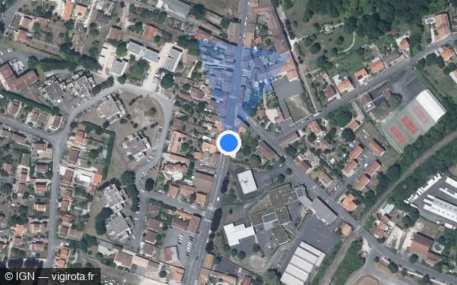 Vue satellite de l'emplacement du radar de feu rouge à Gond-Pontouvre sur Route de Paris