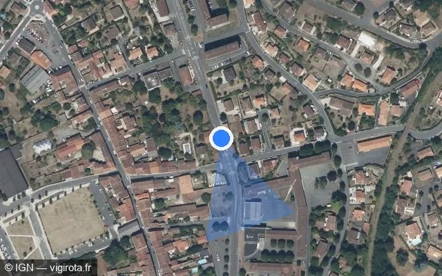Vue satellite de l'emplacement du radar de feu rouge à La Rochefoucauld-en-Angoumois sur Boulevard du 8 Mai / D 941