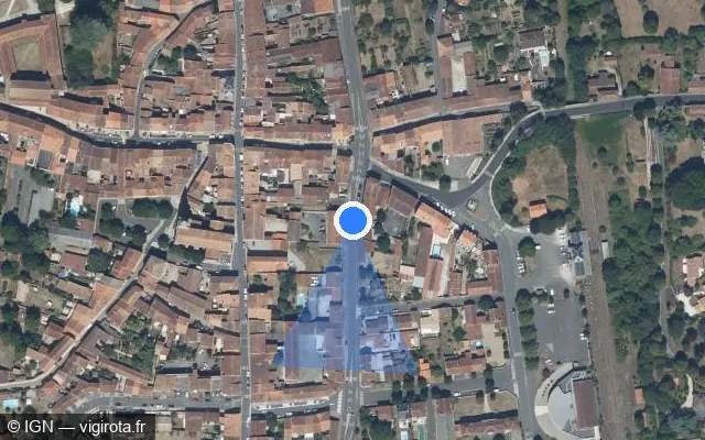 Vue satellite de l'emplacement du radar de feu rouge à La Rochefoucauld-en-Angoumois sur Boulevard du Général de Gaulle / D 941