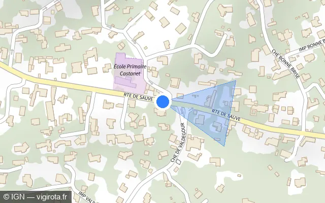 Vue plan de l'emplacement du radar de feu rouge à Nîmes sur Route de Sauve / D 999