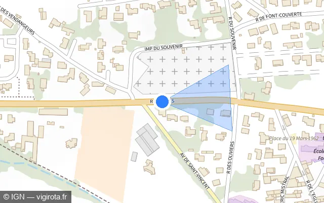 Vue plan de l'emplacement du radar de feu rouge à Jonquières-Saint-Vincent sur Rue de Nîmes / D 999