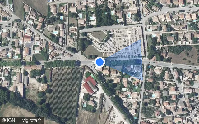 Vue satellite de l'emplacement du radar de feu rouge à Jonquières-Saint-Vincent sur Rue de Nîmes / D 999