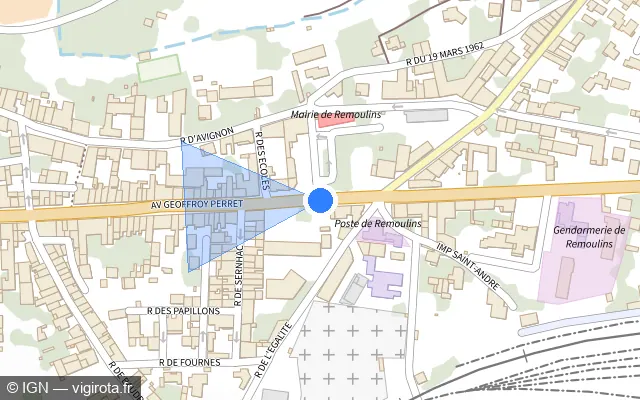 Vue plan de l'emplacement du radar de feu rouge à Remoulins sur Avenue Geoffroy Perret / D 6086