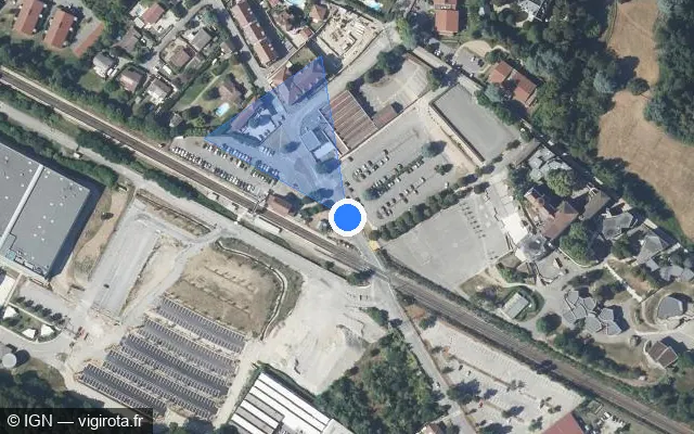 Vue satellite de l'emplacement du radar de passage à niveau à La Verpillière sur Avenue de la Gare / D 126
