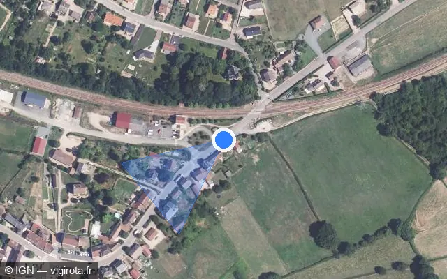 Vue satellite de l'emplacement du radar de passage à niveau à Mesvres sur Grande Rue / D 61