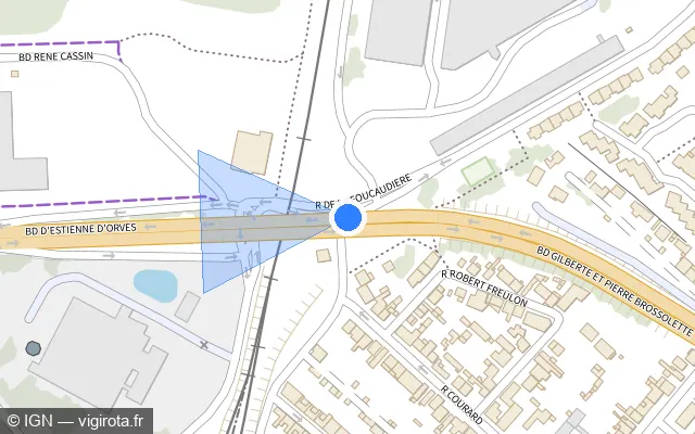 Vue plan de l'emplacement du radar de passage à niveau à Le Mans sur Boulevard Pierre Brossolette / D 338